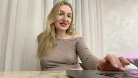 silkyvera online show from April 2026 08:02:01 PM