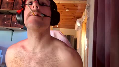Snapshot of sillydillynewfie chatting on May 2026 07:32:01 PM Silly Dilly Newfie online show from May 2026 07:32:01 PM