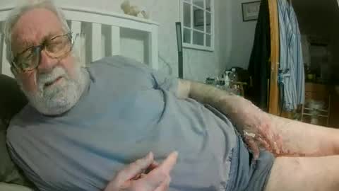 sillyoldman45221063 online show from April 2026 12:02:01 AM