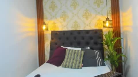 Silvanadelatorre online show from April 2026 09:39:33 PM