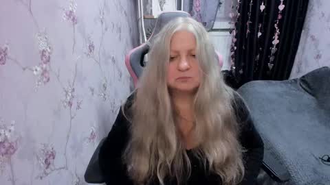 silver_moon_light online show from September 2025 06:44:02 PM