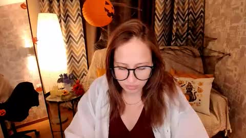 Snapshot of silvermoon_kira chatting on October 2025 08:46:01 AM Kira online show from October 2025 08:46:01 AM