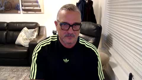 Snapshot of silveroli187 chatting on September 2025 02:40:02 PM silveroli187 online show from September 2025 02:40:02 PM