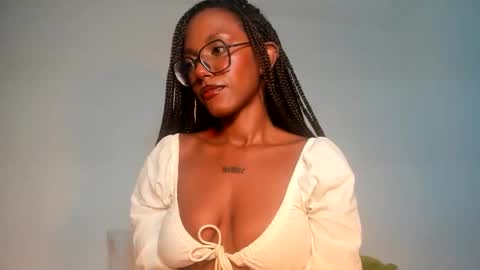 Snapshot of silverosequeen chatting on May 2026 09:03:02 AM silverosequeen online show from May 2026 09:03:02 AM