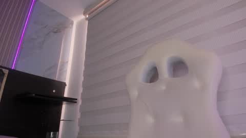 Snapshot of silvia_richiej chatting on January 2025 05:58:02 PM silvia online show from January 2025 05:58:02 PM