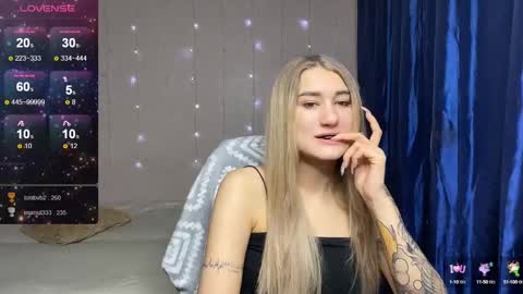 Silvia online show from January 2025 10:24:01 PM