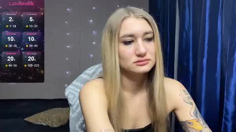 Silvia online show from January 2025 10:04:01 PM