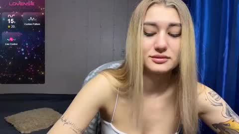 Silvia online show from February 2025 09:58:01 AM