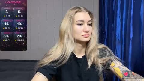 Silvia online show from February 2025 12:55:02 PM