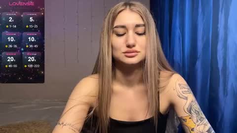 Silvia online show from March 2025 11:38:02 AM