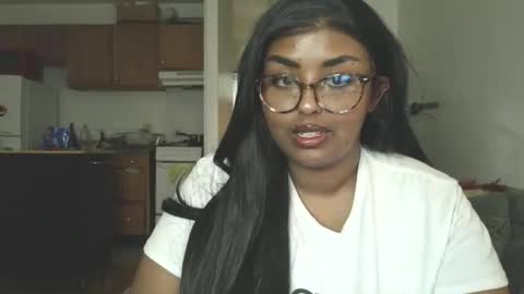 Simin Fox online show from March 2026 04:52:02 AM