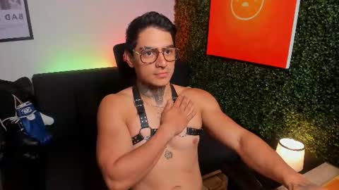 Snapshot of simon_cortes chatting on July 2026 11:01:02 AM Simon Cortes online show from July 2026 11:01:02 AM
