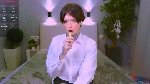 Simona online show from February 2025 01:08:02 PM