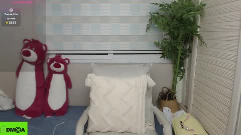 simonastephanie online show from September 2025 04:45:01 PM