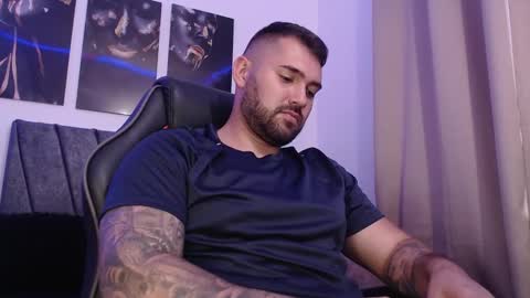 Simon online show from December 2024 10:01:02 PM