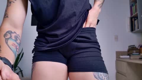 Sim. online show from October 2025 06:28:01 PM