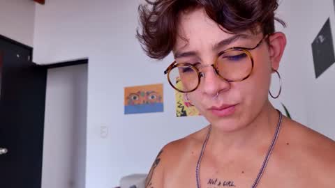 Sim. online show from October 2025 07:42:02 PM