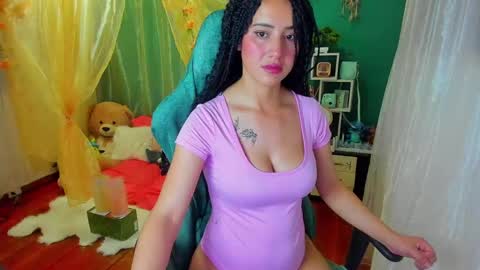 Snapshot of simone_simpson chatting on September 2025 04:34:02 AM Simon Simpson Modelo Independiente online show from September 2025 04:34:02 AM