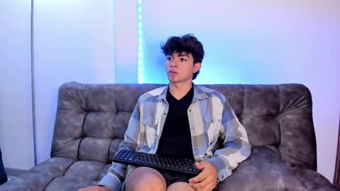  Simon  online show from December 2024 07:52:02 PM