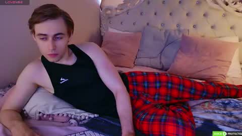 Snapshot of simonwarner chatting on July 2026 03:24:02 AM Simon online show from July 2026 03:24:02 AM