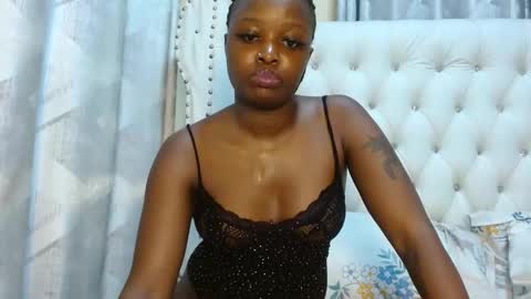 simply_eve1 online show from October 2025 01:08:02 AM