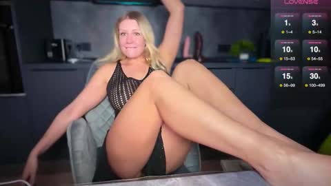 A present for me  online show from October 2025 06:36:01 PM