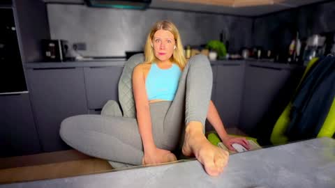 A present for me  online show from April 2026 07:03:02 PM