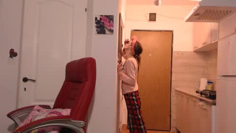 simyhvn online show from February 2026 05:11:01 AM