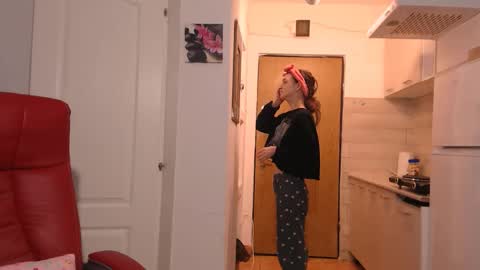 simyhvn online show from February 2026 05:36:02 AM