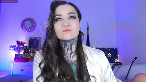 Ms. Sindel online show from December 2024 01:59:02 PM