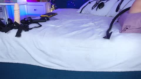 Ms. Sindel online show from December 2024 05:14:02 PM