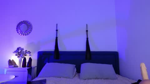 Ms. Sindel online show from February 2025 04:54:01 PM