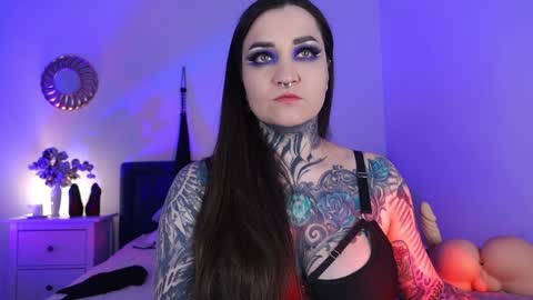 Ms. Sindel online show from February 2025 03:47:01 PM