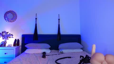 Ms. Sindel online show from February 2025 03:45:02 PM