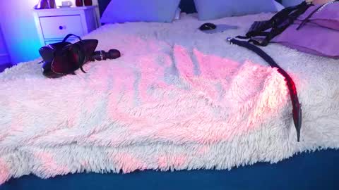 Ms. Sindel online show from February 2025 05:52:02 PM