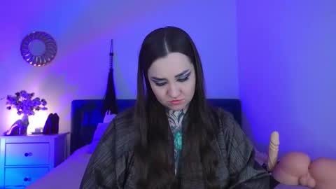 Ms. Sindel online show from February 2025 02:15:02 PM