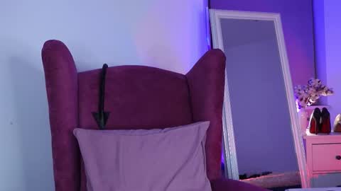 Ms. Sindel online show from March 2025 05:18:02 PM