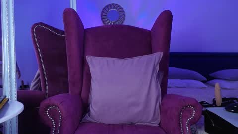 Ms. Sindel online show from March 2025 02:21:02 PM