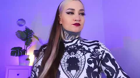 Ms. Sindel online show from September 2025 01:11:02 PM