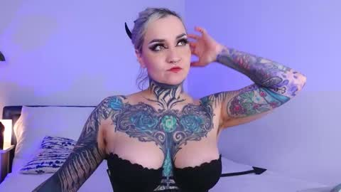 Ms. Sindel online show from October 2025 01:43:02 PM