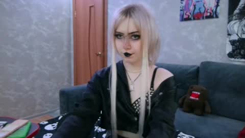 SindyLou online show from July 2026 03:29:02 PM