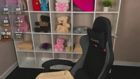 Snapshot of sindy_ortega chatting on June 2026 12:39:02 AM Hi my name is Cindy Id love to see you on my stream. My schedule for the week 2 GMT 3am-9am MoTuFrSaSu online show from June 2026 12:39:02 AM