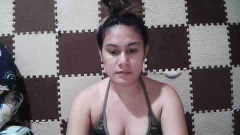 Snapshot of singlemomma31 chatting on March 2025 03:40:01 PM stef online show from March 2025 03:40:01 PM