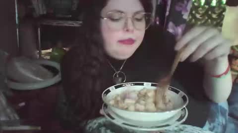 Snapshot of siofra chatting on March 2025 10:45:02 PM Siofra online show from March 2025 10:45:02 PM