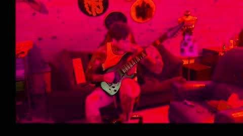 Snapshot of siphonophorstrings chatting on November 2025 08:33:02 AM Dustbunnyfoofoo online show from November 2025 08:33:02 AM