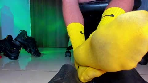 only foot                         worshipers here online show from April 2026 04:46:02 AM