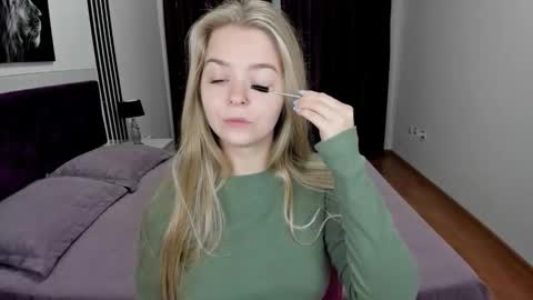 Snapshot of sirenabloom chatting on October 2025 05:51:02 AM SirenaBloom online show from October 2025 05:51:02 AM