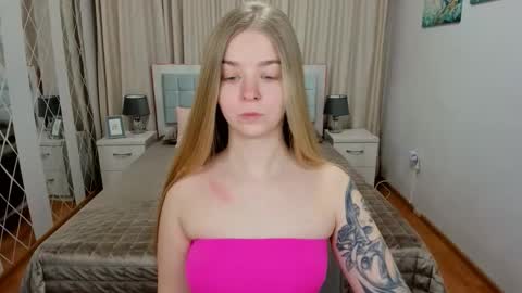 SirenaBloom online show from February 2026 04:52:02 AM