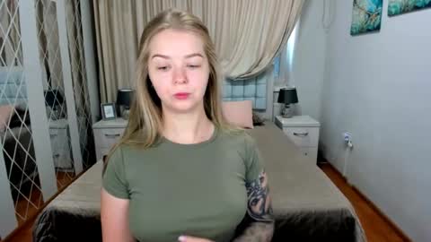 Snapshot of sirenabloom chatting on July 2026 04:26:02 AM SirenaBloom online show from July 2026 04:26:02 AM