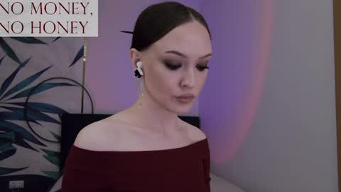 Snapshot of sirenaswhisper chatting on May 2026 04:15:01 PM Goddess Sirena online show from May 2026 04:15:01 PM